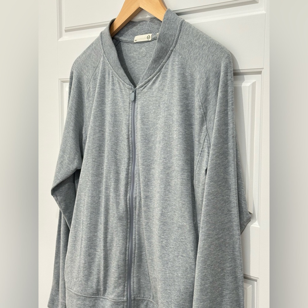Tasc Performance Zip-Up Sweatshirt – Size XL – Heather Gray - Picture 2 of 5